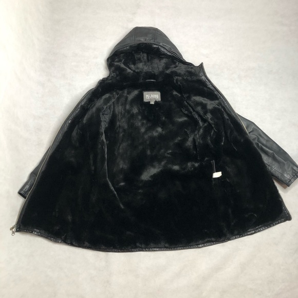 Wilson’s Leather Women’s Black Faux Fur Lined Coat - Picture 3 of 15